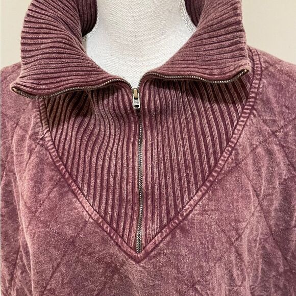 NWT
Free People Shiloh Quilted Sweatshirt Pullover Zip
Swing Hi Lo Plum
Size M - Picture 3 of 8